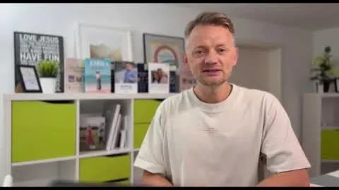 A client recording a video review of Fredrick Eghosa's SEO work